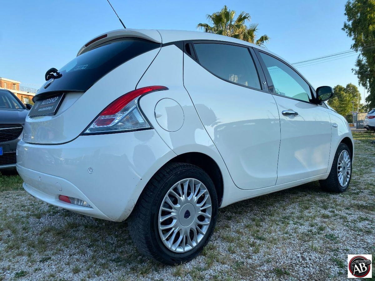 Lancia Ypsilon 1.3 MJT 16V 95 CV 5 porte S&S Gold (7)