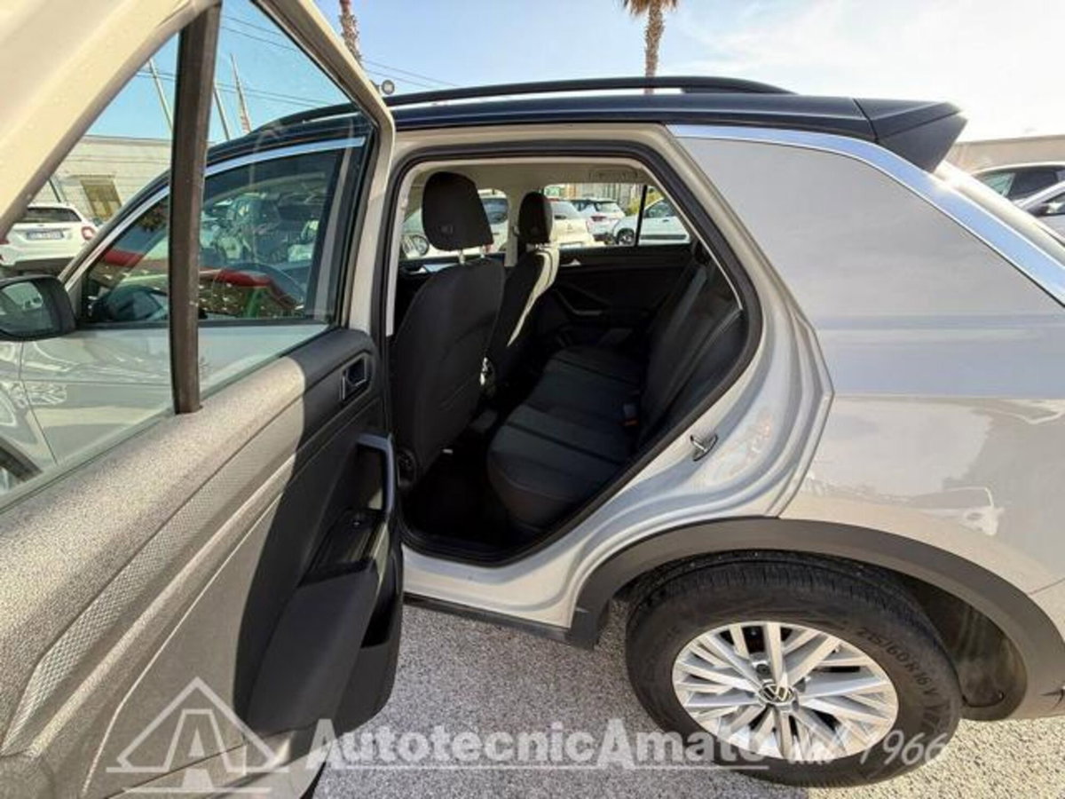 Volkswagen T-Roc 1.0 TSI Life (12)