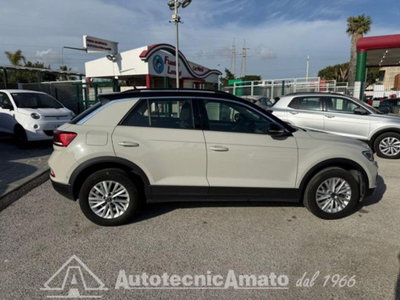 Volkswagen T-Roc 1.0 TSI Life (9)
