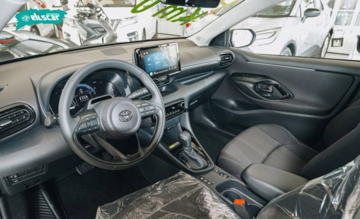 Toyota Yaris Cross 1.5 Hybrid 5p. E-CVT Premiere (6)
