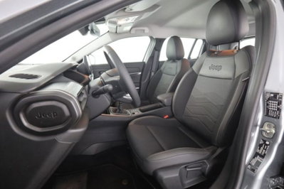 Jeep Avenger 1.2 turbo Altitude fwd 100cv (2)
