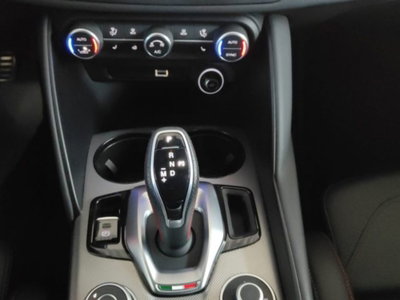 Alfa Romeo Giulia 2.2 Turbodiesel 210 CV AT8 AWD Q4 Estrema (13)