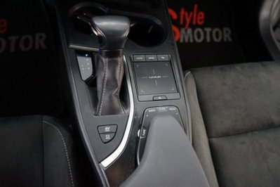 Lexus UX Hybrid Business (9)