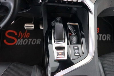 Peugeot 3008 Hybrid 225 e-EAT8 GT (11)