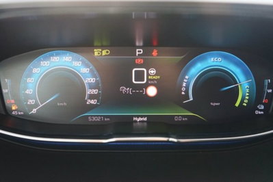 Peugeot 3008 Hybrid 225 e-EAT8 GT (14)