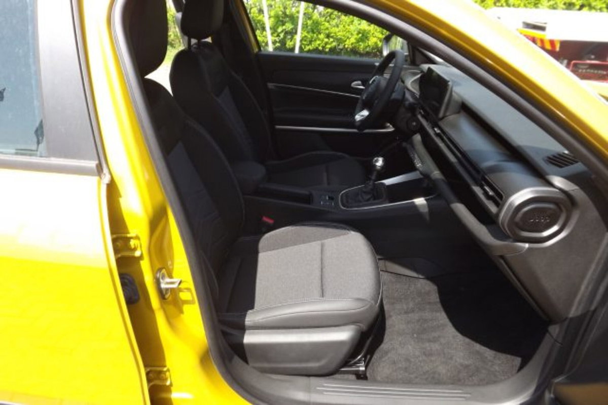 Jeep Avenger 1.2 turbo Altitude fwd 100cv (11)
