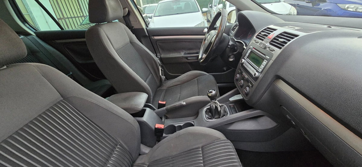 Volkswagen Golf 1.9 TDI DPF 5p. GT Sport (12)