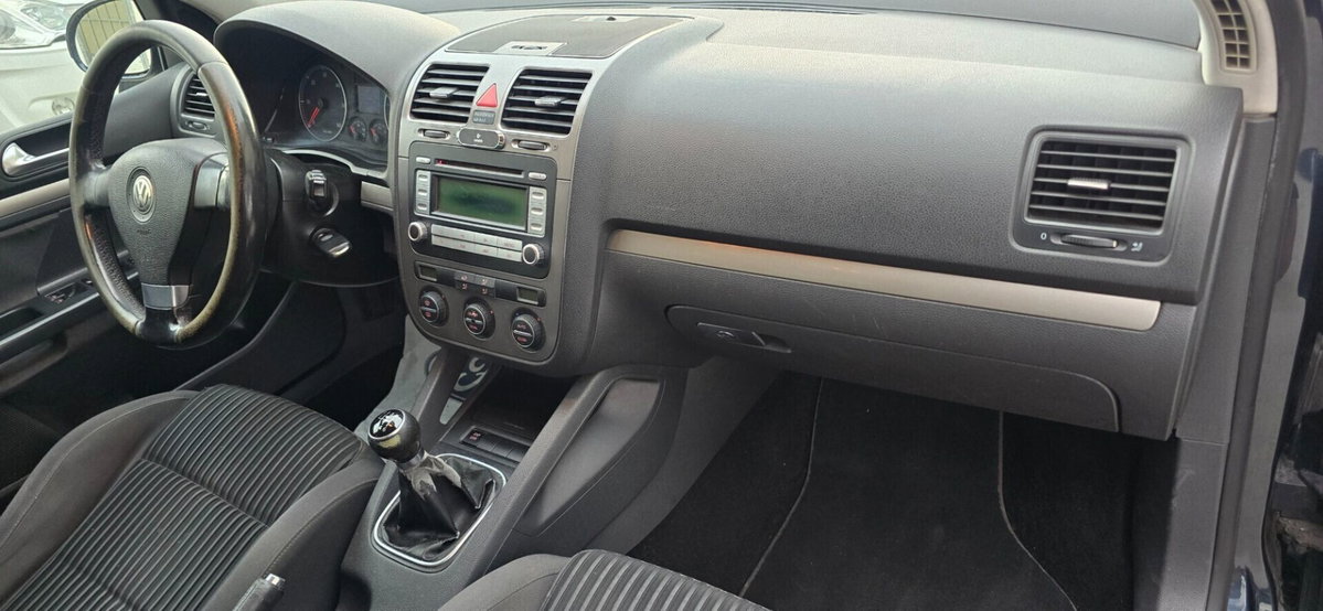 Volkswagen Golf 1.9 TDI DPF 5p. GT Sport (14)