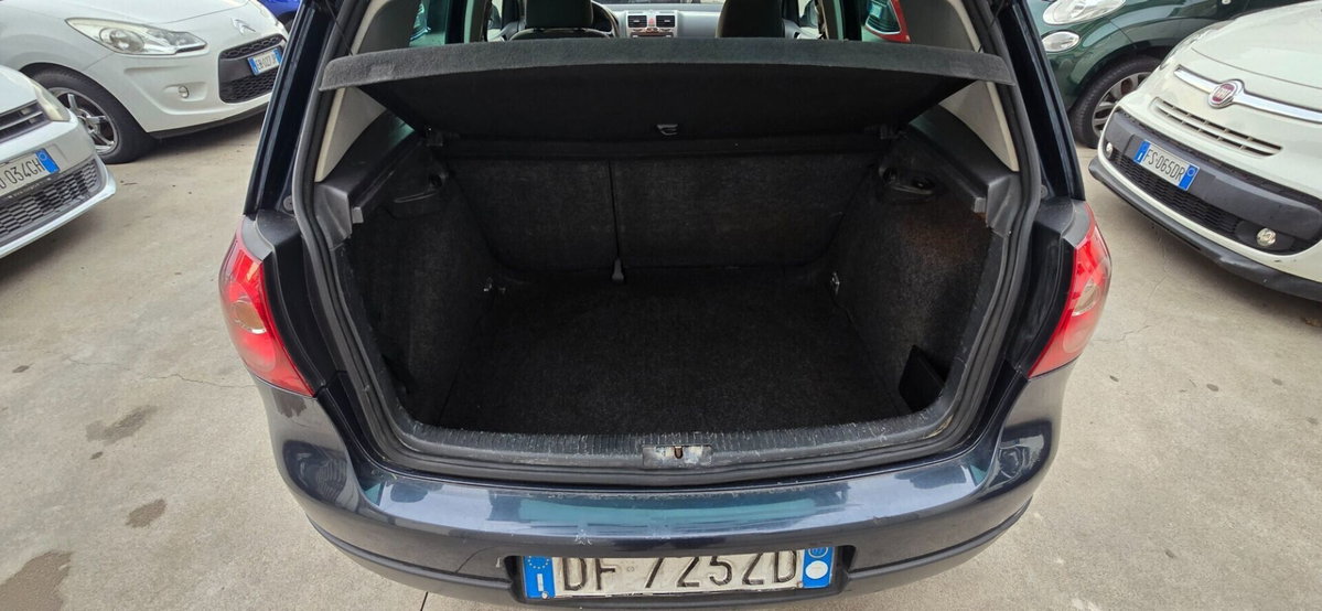 Volkswagen Golf 1.9 TDI DPF 5p. GT Sport (16)