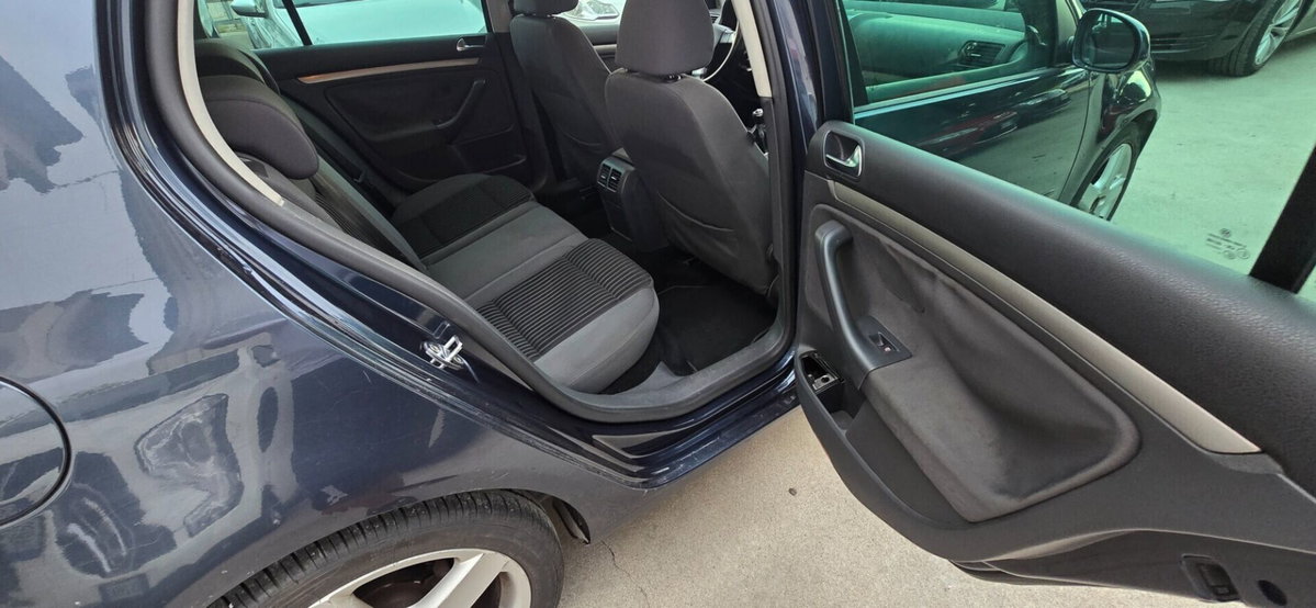 Volkswagen Golf 1.9 TDI DPF 5p. GT Sport (17)