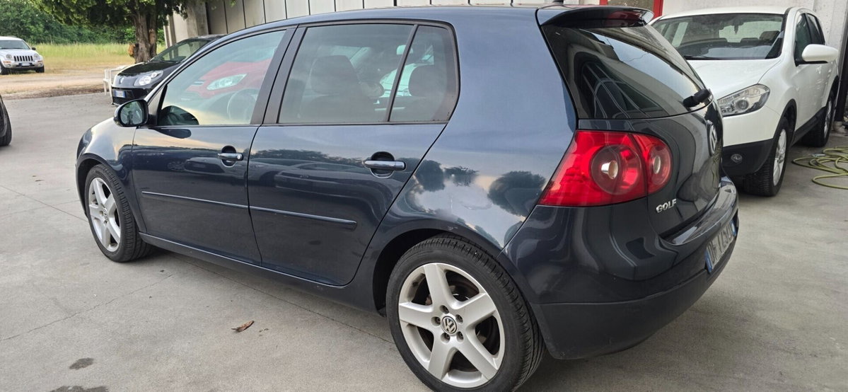 Volkswagen Golf 1.9 TDI DPF 5p. GT Sport (2)