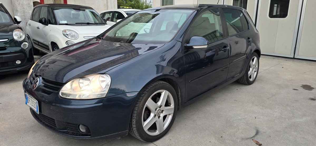 Volkswagen Golf 1.9 TDI DPF 5p. GT Sport (4)