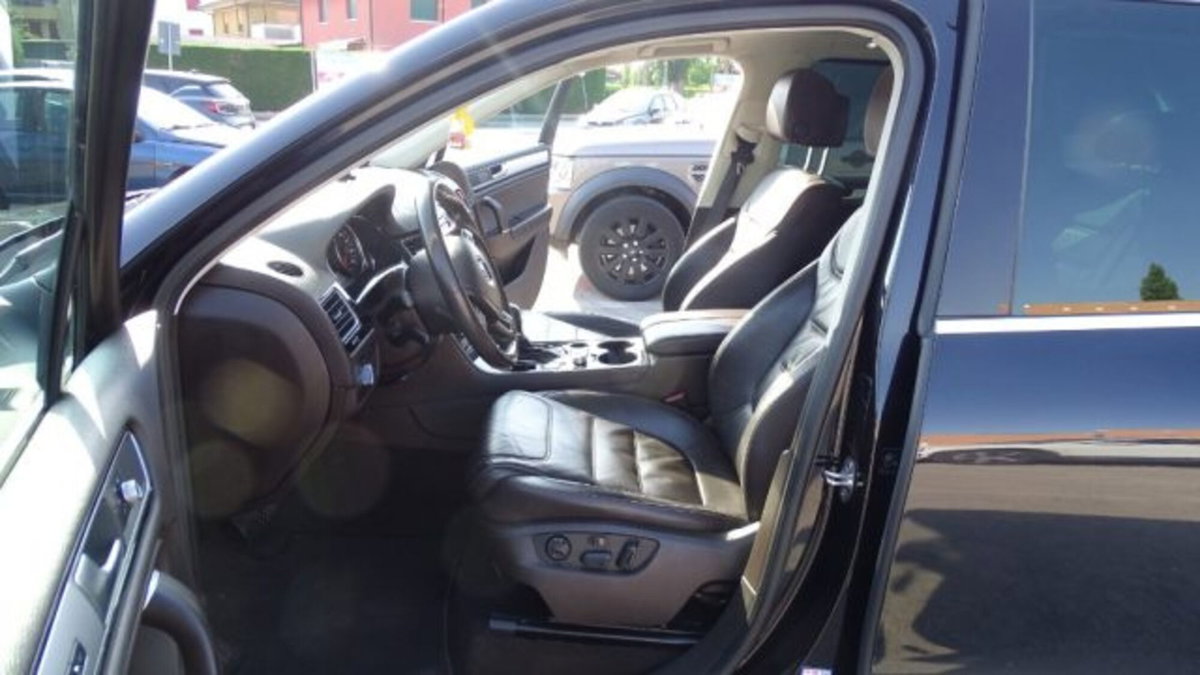 Volkswagen Touareg 3.0 TDI 262 CV tiptronic BlueMotion Technology (13)