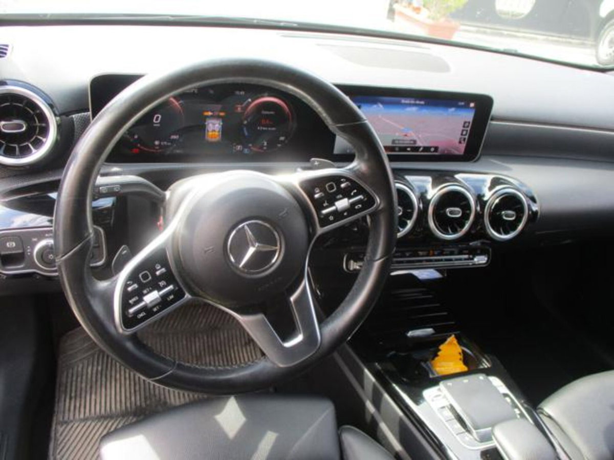 Mercedes-Benz Classe A Sedan 180 d Automatic 4p. Executive (11)