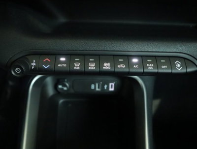 Jeep Avenger 1.2 turbo Altitude fwd 100cv (18)