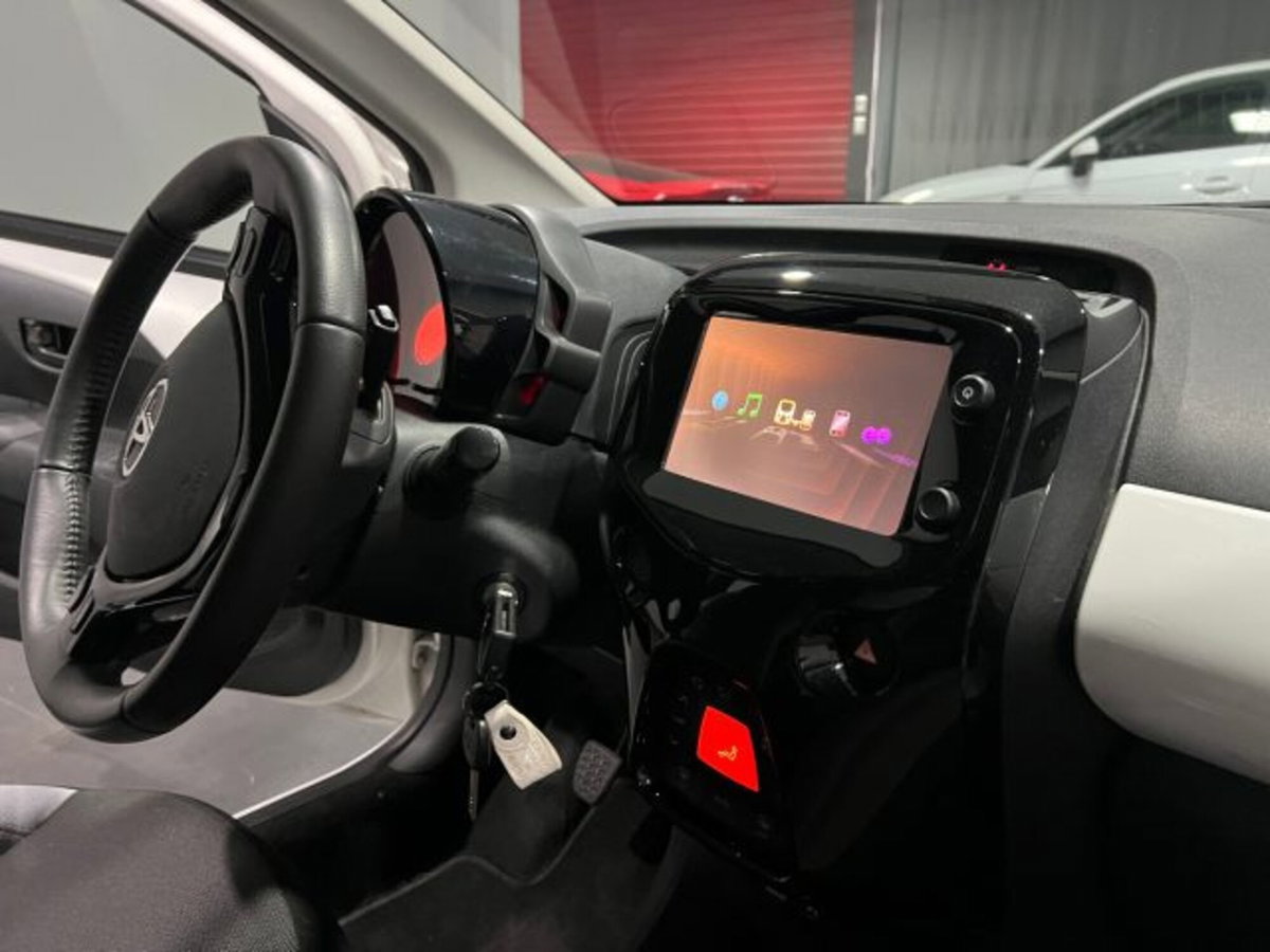 Toyota Aygo 1.0 VVT-i 69 CV 5 porte x-play (7)