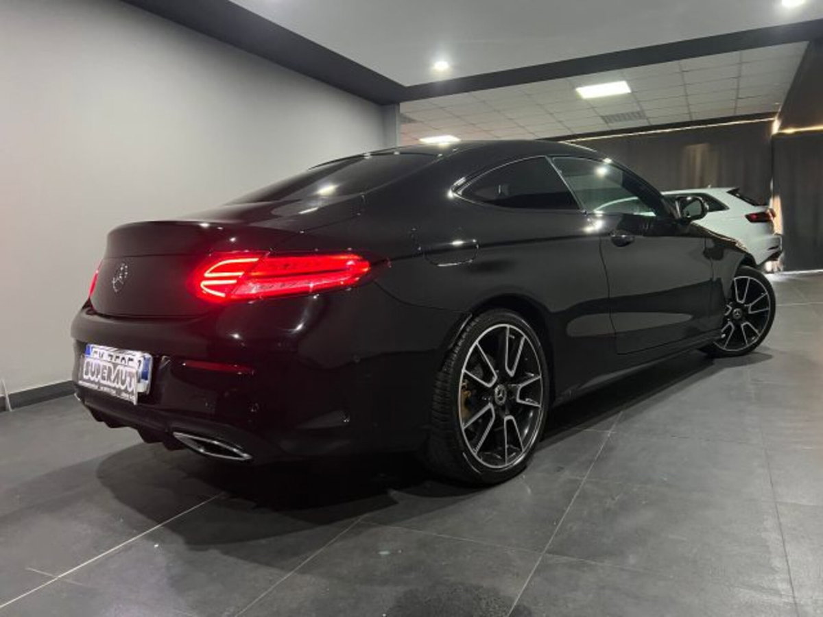Mercedes-Benz Classe C Coupé 220 d Auto 4Matic Coupé Sport (3)