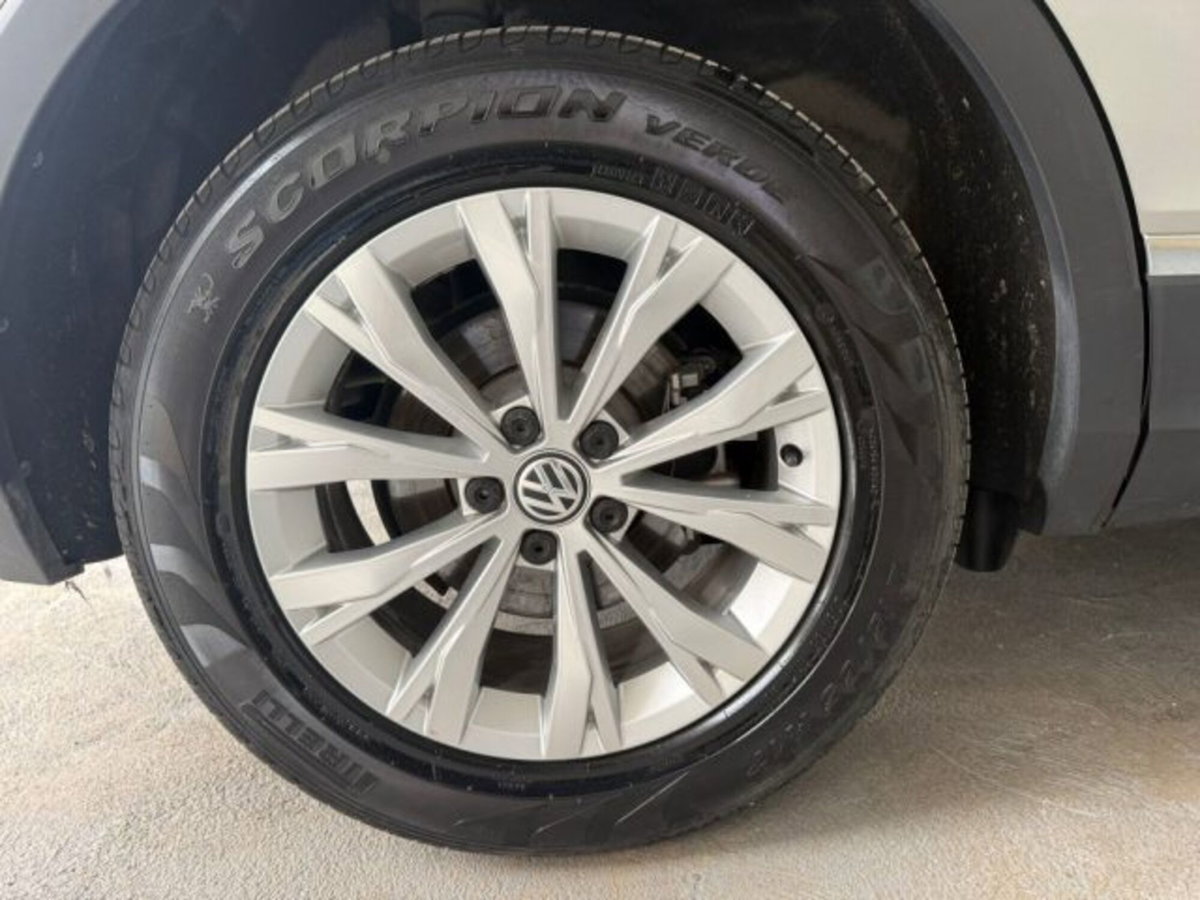 Volkswagen Tiguan 2.0 TDI SCR Business BlueMotion Technology (20)