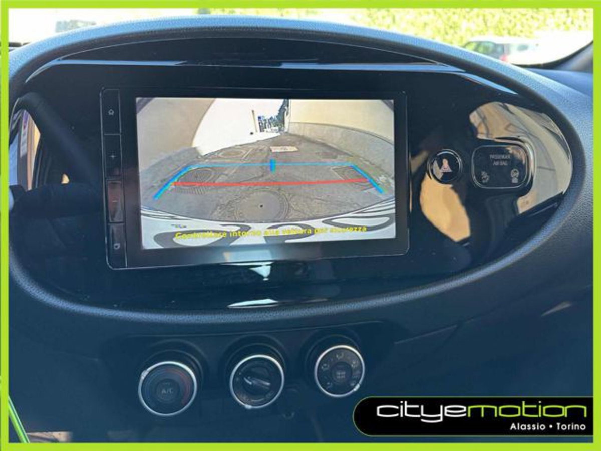 Toyota Aygo X 1.0 VVT-i 72 CV 5 porte Limited Air (11)