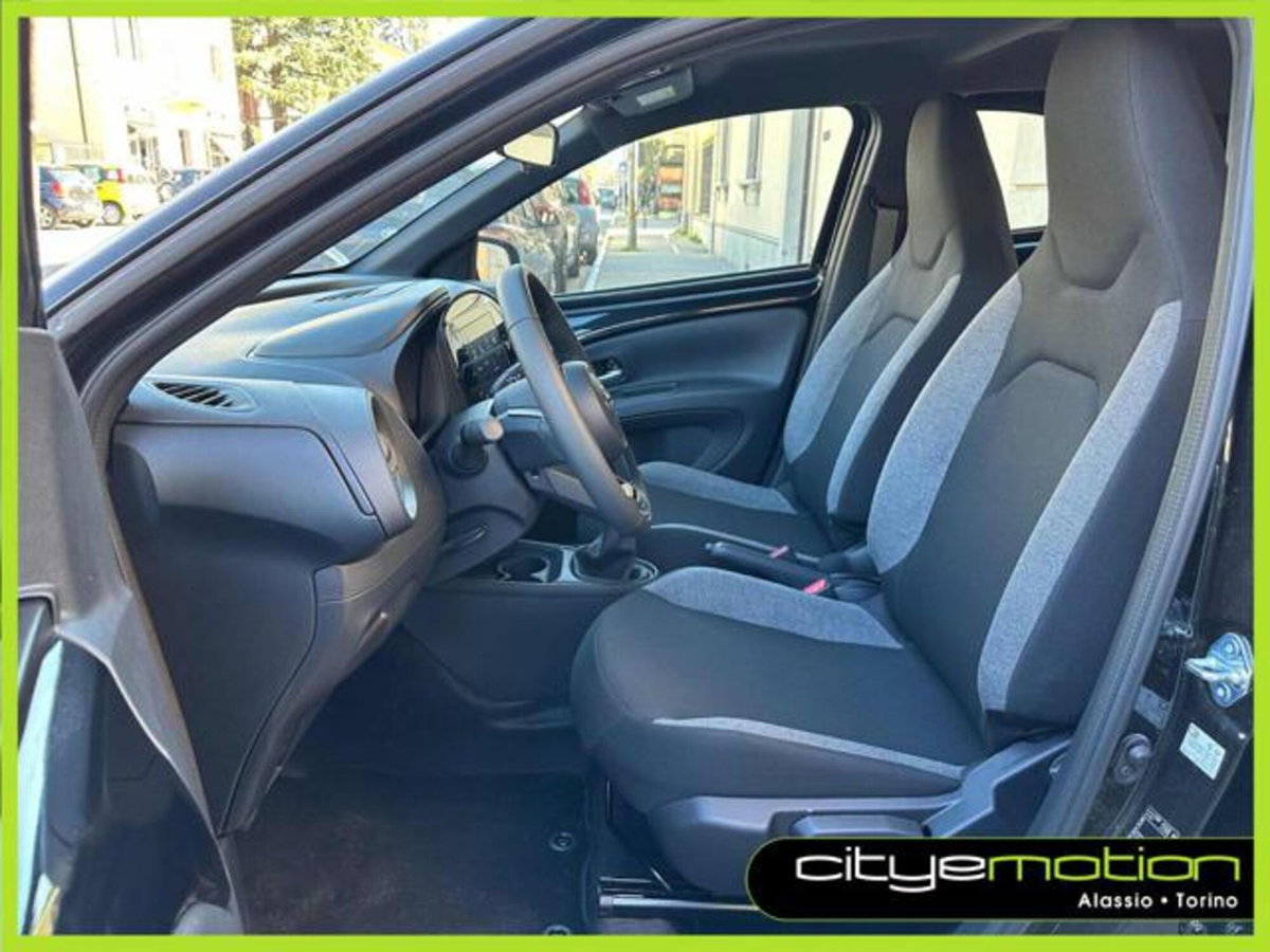 Toyota Aygo X 1.0 VVT-i 72 CV 5 porte Limited Air (7)