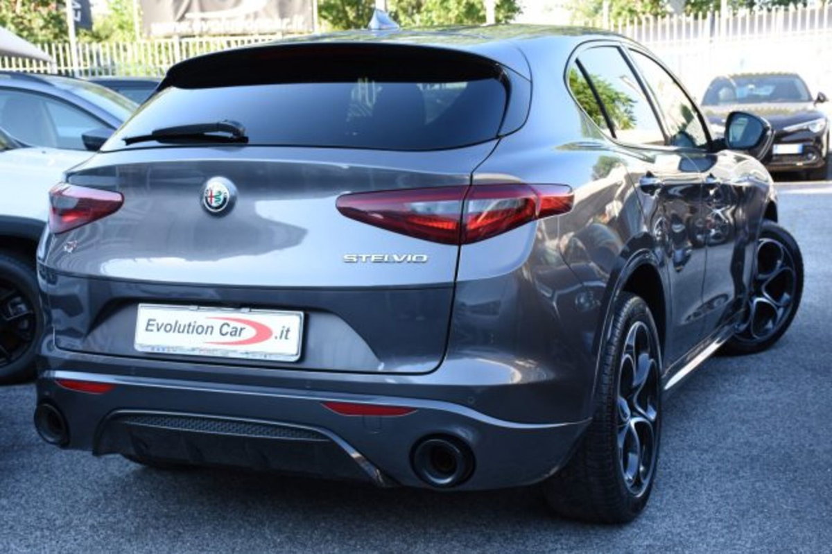 Alfa Romeo Stelvio Stelvio 2.0 Turbo 280 CV AT8 Q4 Veloce (3)