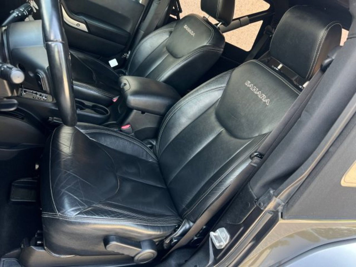 Jeep Wrangler 2.8 CRD DPF Sahara Auto (14)