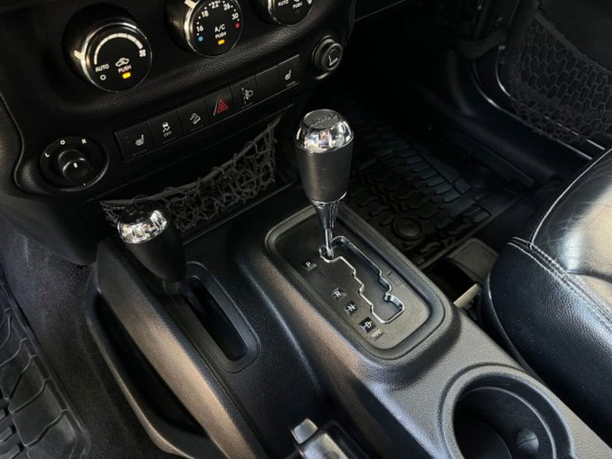 Jeep Wrangler 2.8 CRD DPF Sahara Auto (16)