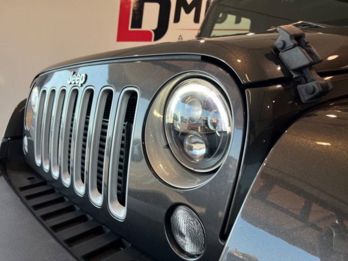 Jeep Wrangler 2.8 CRD DPF Sahara Auto (20)