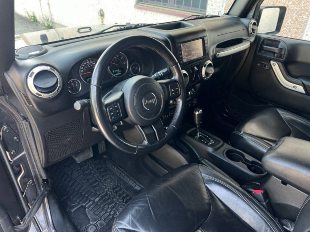 Jeep Wrangler 2.8 CRD DPF Sahara Auto (4)