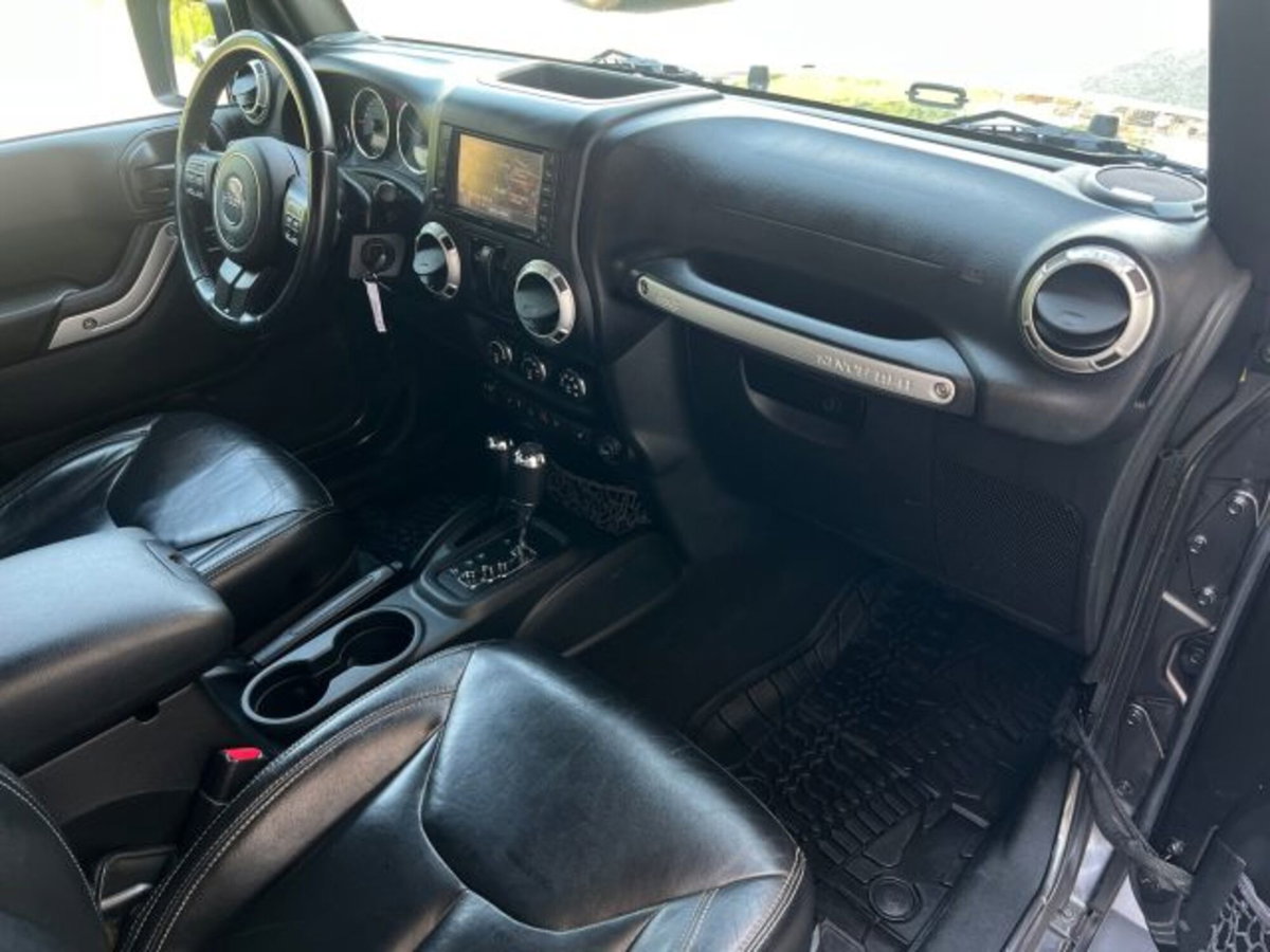 Jeep Wrangler 2.8 CRD DPF Sahara Auto (6)
