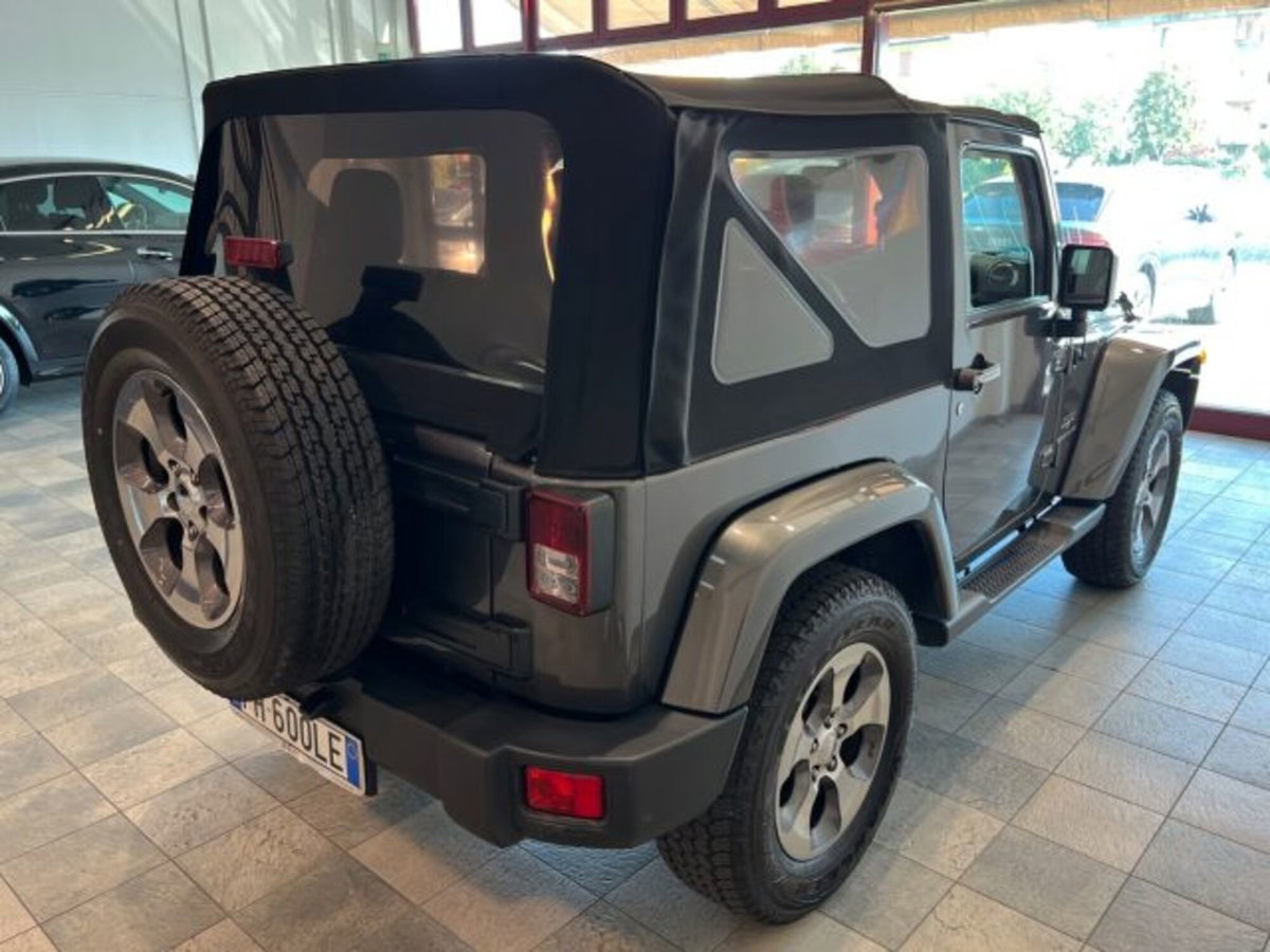 Jeep Wrangler 2.8 CRD DPF Sahara Auto (7)