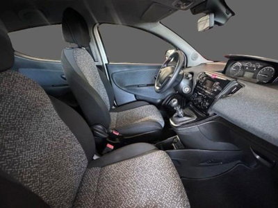 Lancia Ypsilon 1.0 FireFly 5 porte S&S Hybrid Ecochic Silver (3)