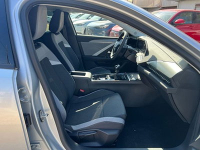 Opel Astra 1.2 t Edition s&s 110cv (9)