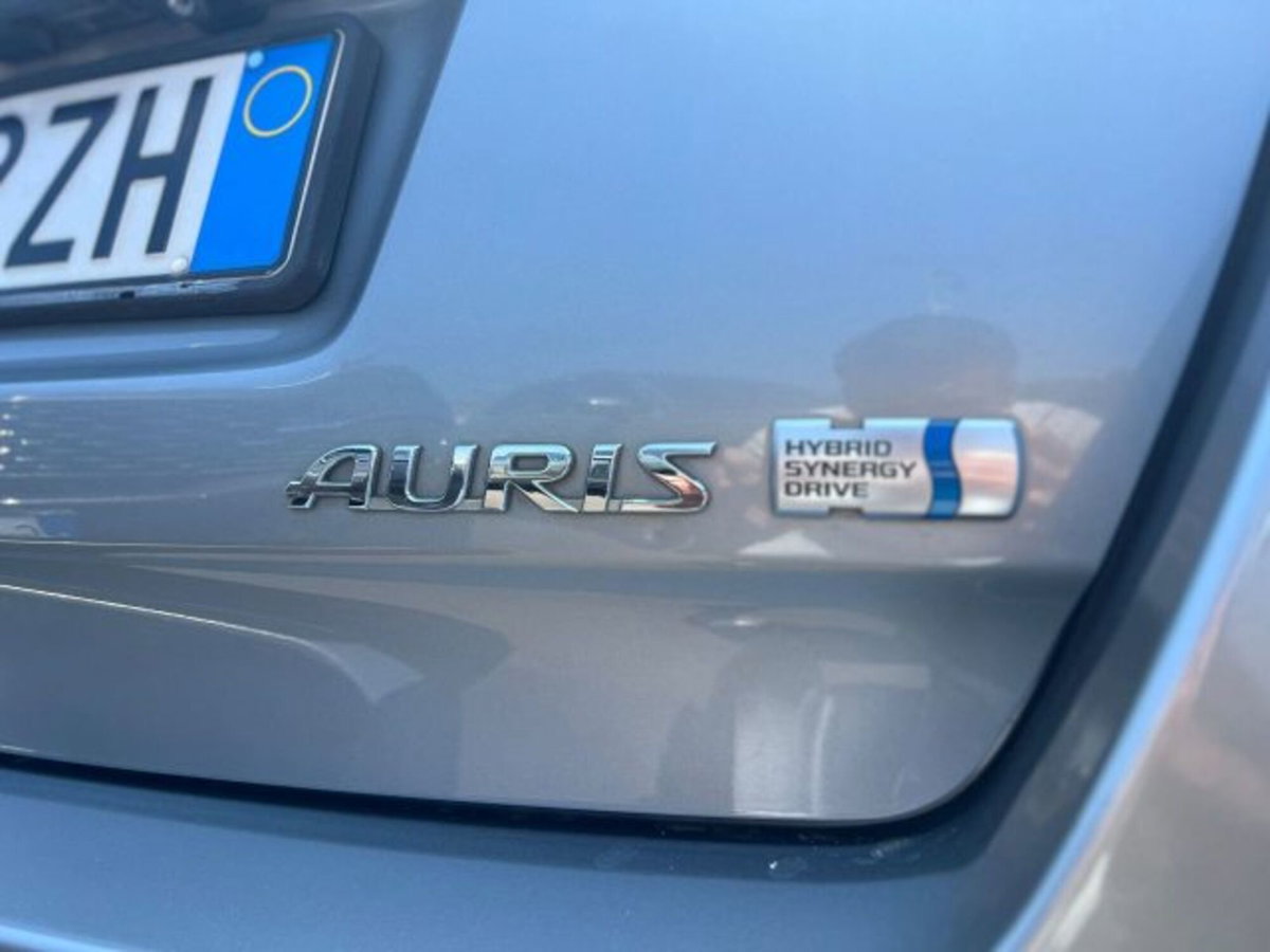 Toyota Auris 1.8 Hybrid Lounge (5)
