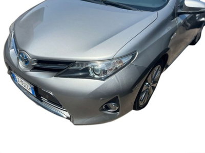 Toyota Auris 1.8 Hybrid Lounge (5)
