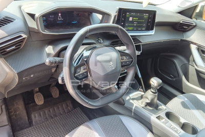Peugeot 2008 PureTech 100 S&S Allure (9)
