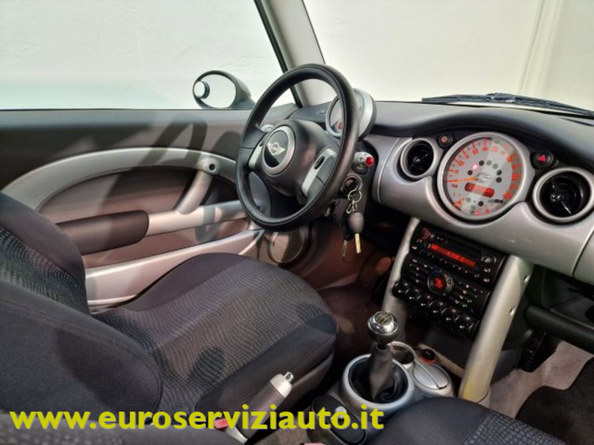 MINI Mini 1.6 16V Cooper (12)