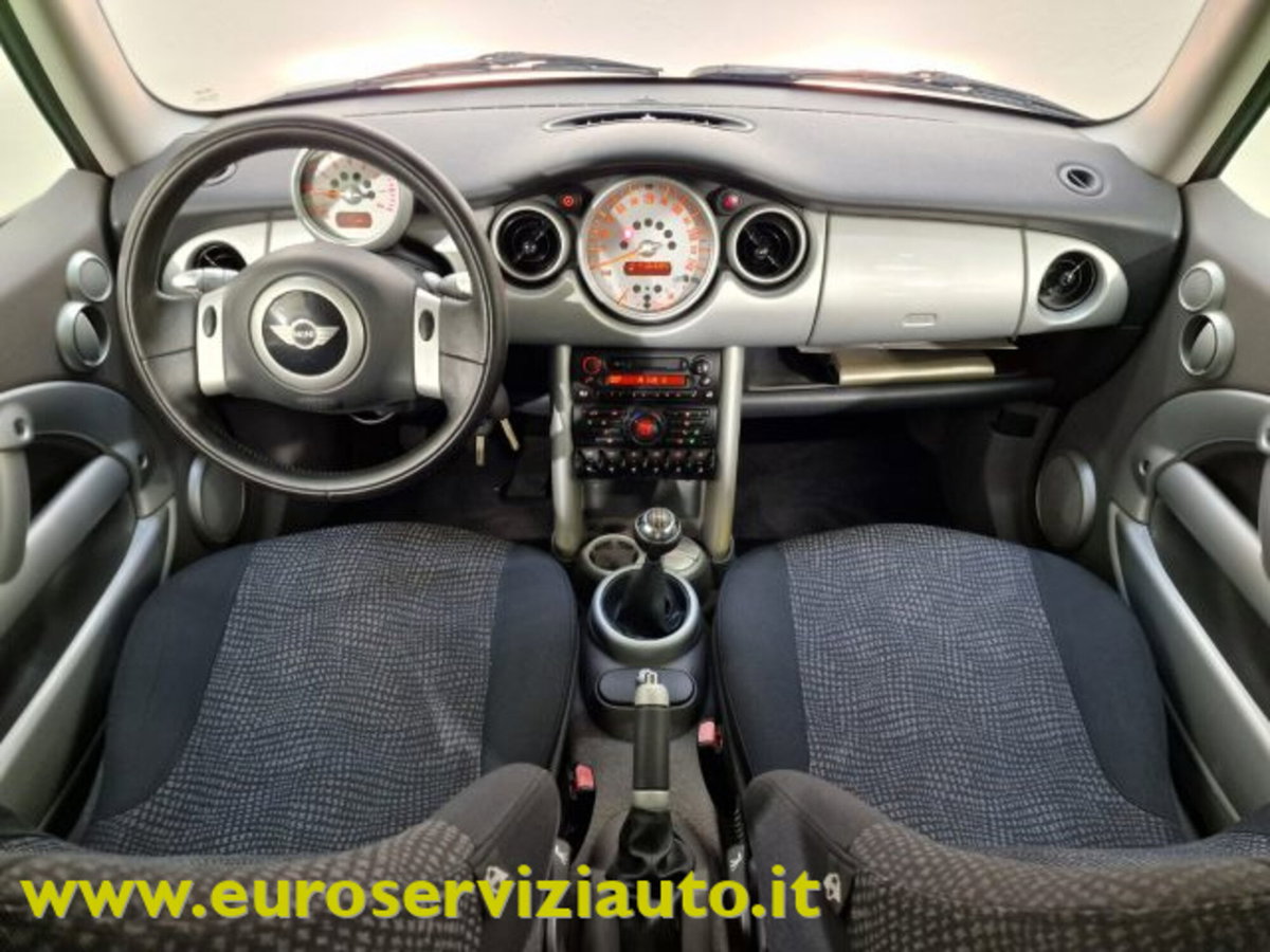 MINI Mini 1.6 16V Cooper (14)