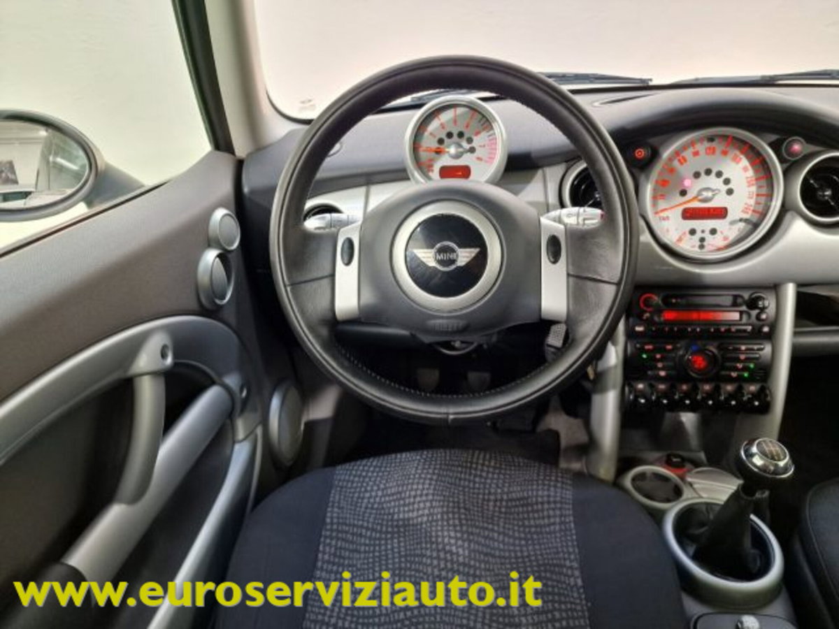 MINI Mini 1.6 16V Cooper (15)