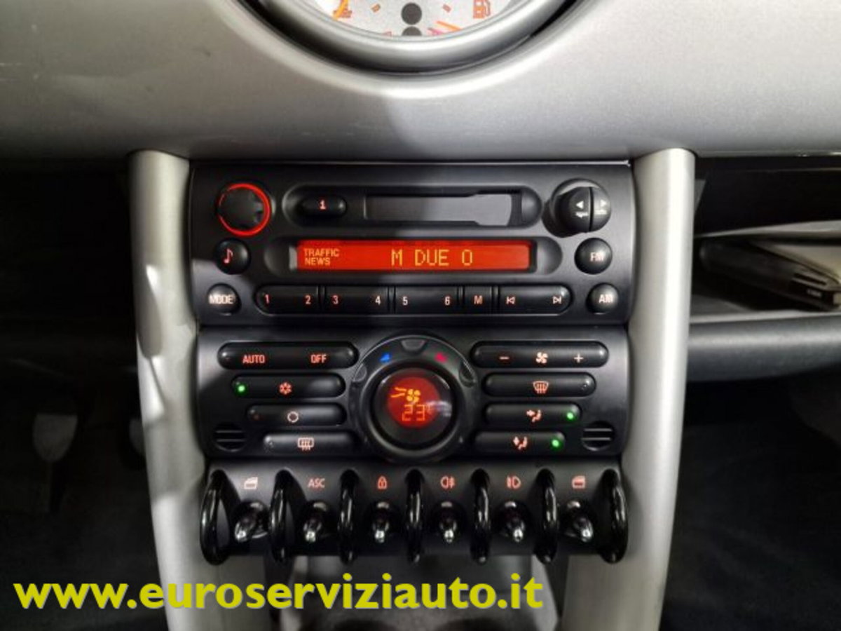 MINI Mini 1.6 16V Cooper (18)