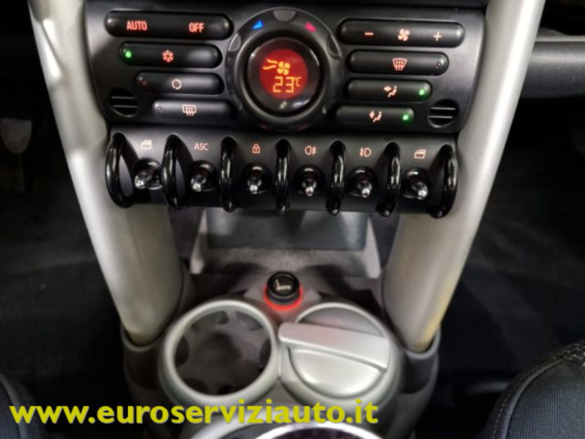 MINI Mini 1.6 16V Cooper (19)