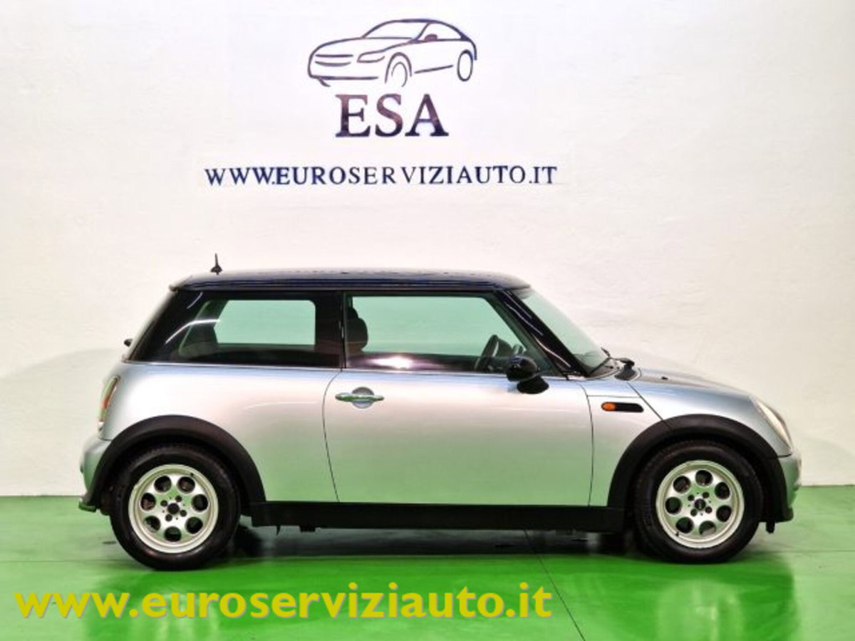 MINI Mini 1.6 16V Cooper (3)