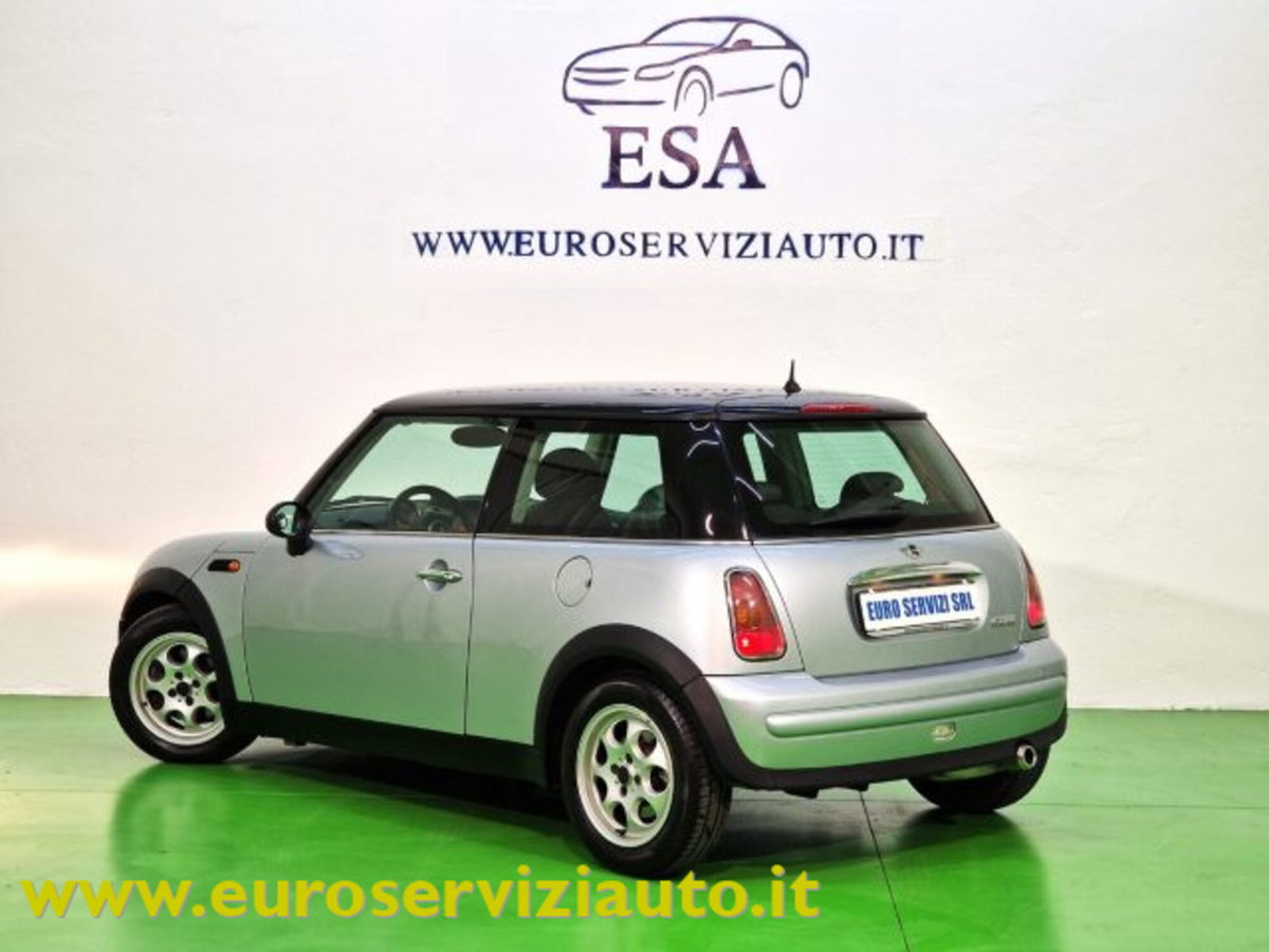 MINI Mini 1.6 16V Cooper (4)
