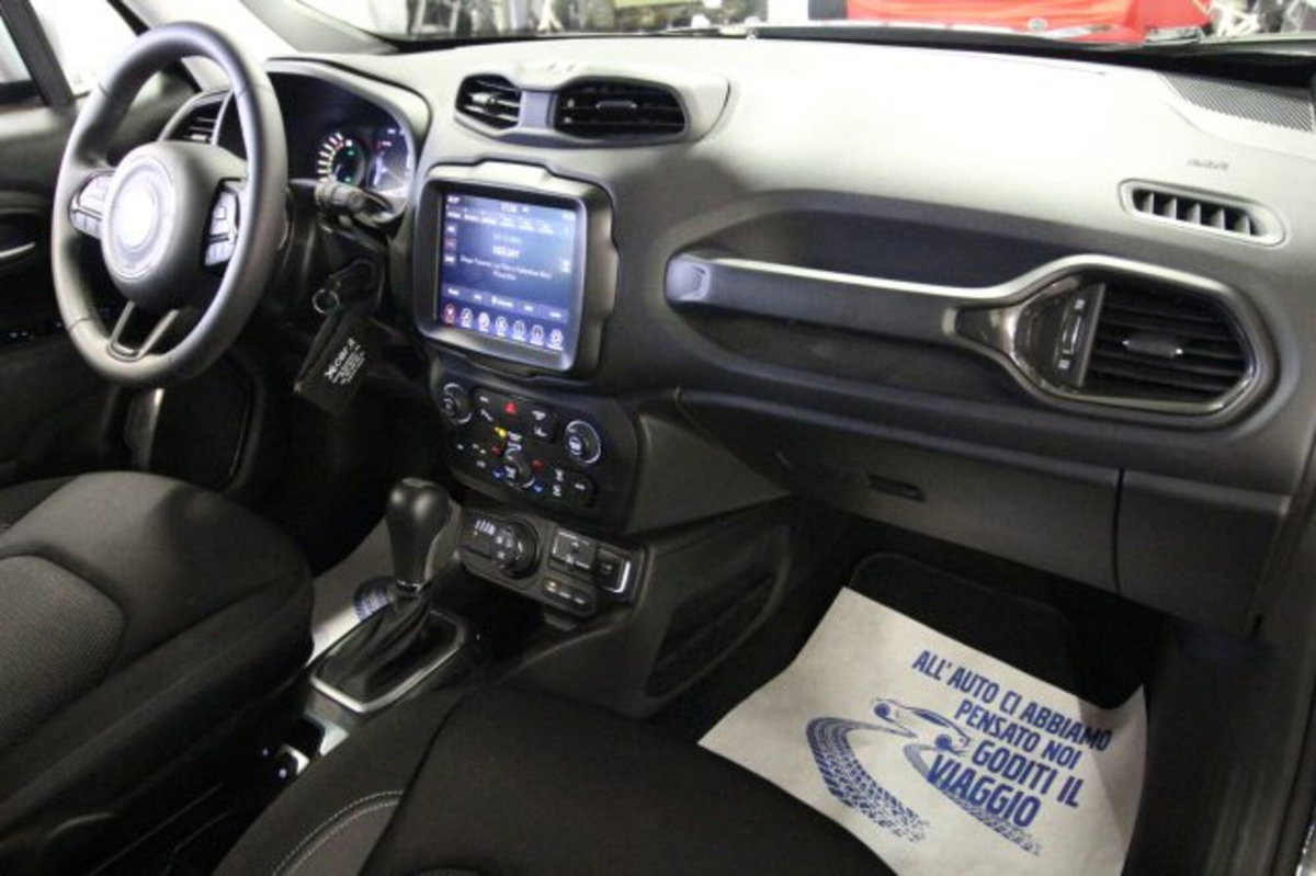 Jeep Renegade 1.3 T4 190CV PHEV 4xe AT6 Limited (10)