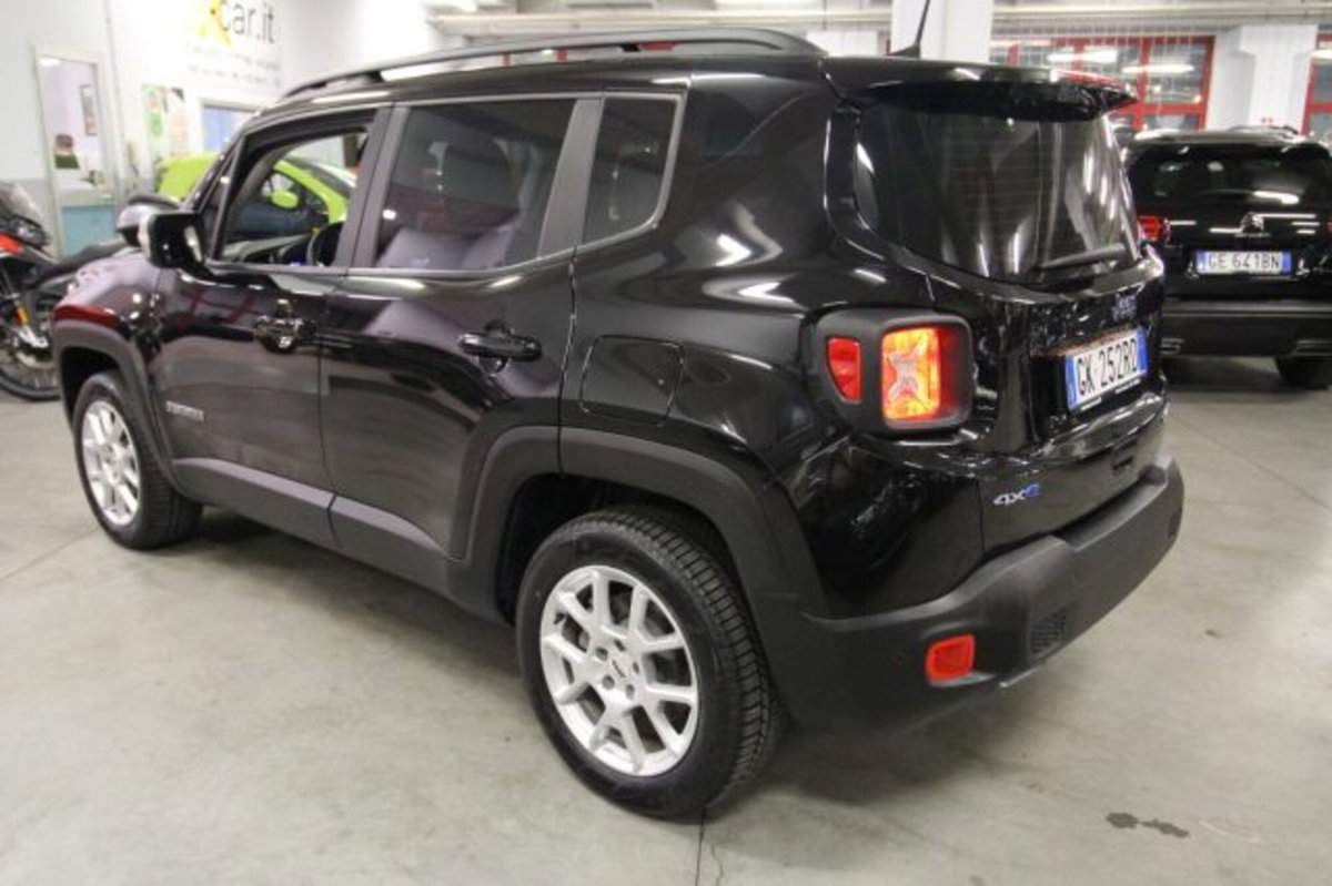 Jeep Renegade 1.3 T4 190CV PHEV 4xe AT6 Limited (4)