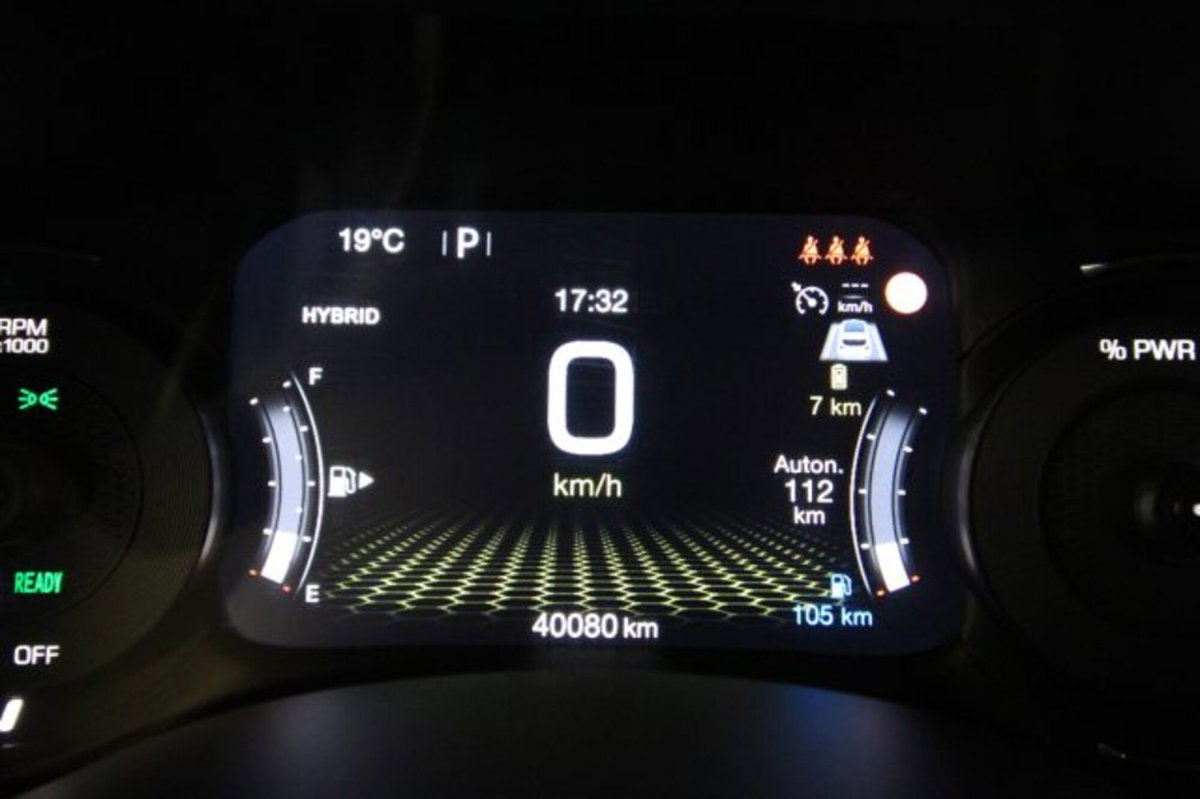 Jeep Renegade 1.3 T4 190CV PHEV 4xe AT6 Limited (8)