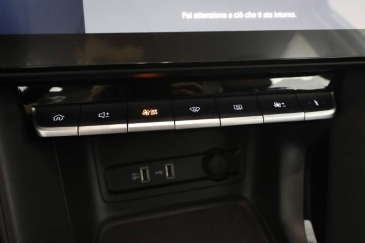Mg ZS ZS 1.5 Luxury (13)