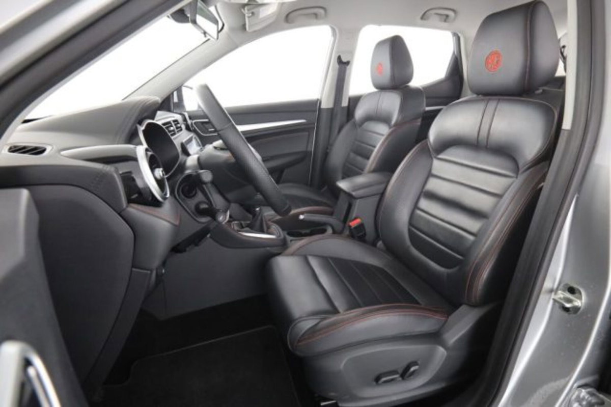 Mg ZS ZS 1.5 Luxury (2)