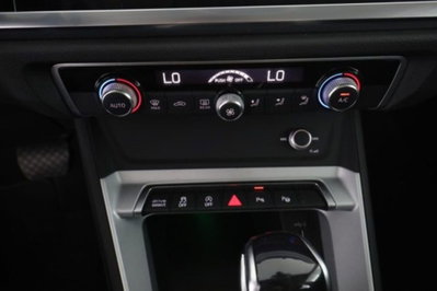 Audi Q3 40 TDI quattro S tronic Business (13)