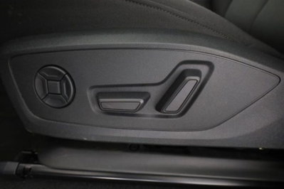 Audi Q3 40 TDI quattro S tronic Business (14)